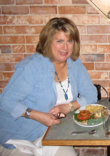 Julia fat in 2007 at restaurant.jpg